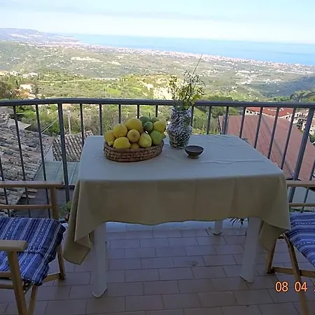 Casa Ferrari 3* ג'ראצ'ה