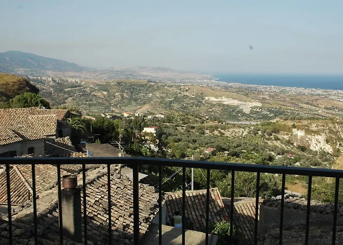 Casa Ferrari Bed & Breakfast 3*